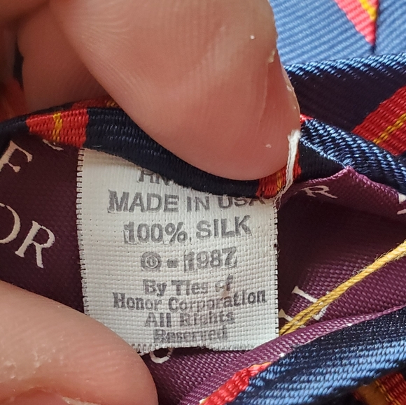 TIES OF HONOR vintage tie - Picture 5 of 5